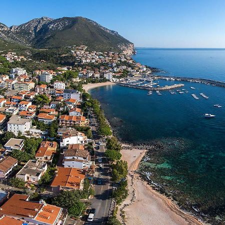 Yellowhouse Lägenhet Cala Gonone Exteriör bild